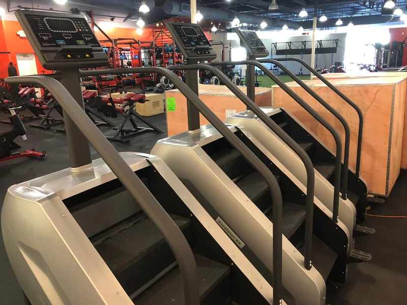 TZ-FITNESS® STAIR CLIMPER TZ-N2040B Treppensteiger mit Standard LED Konsole
