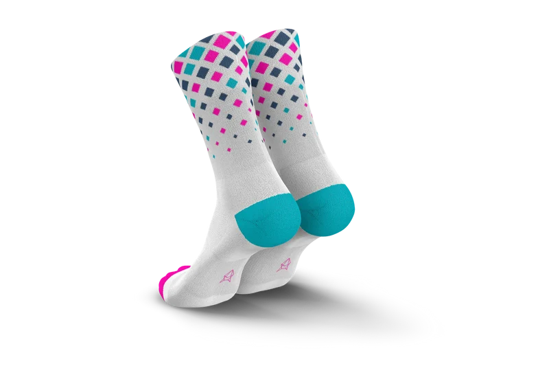 Crystals White Pink Cyan