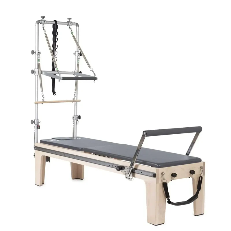 Elina Pilates Master Instructor Physio Reformer mit Tower