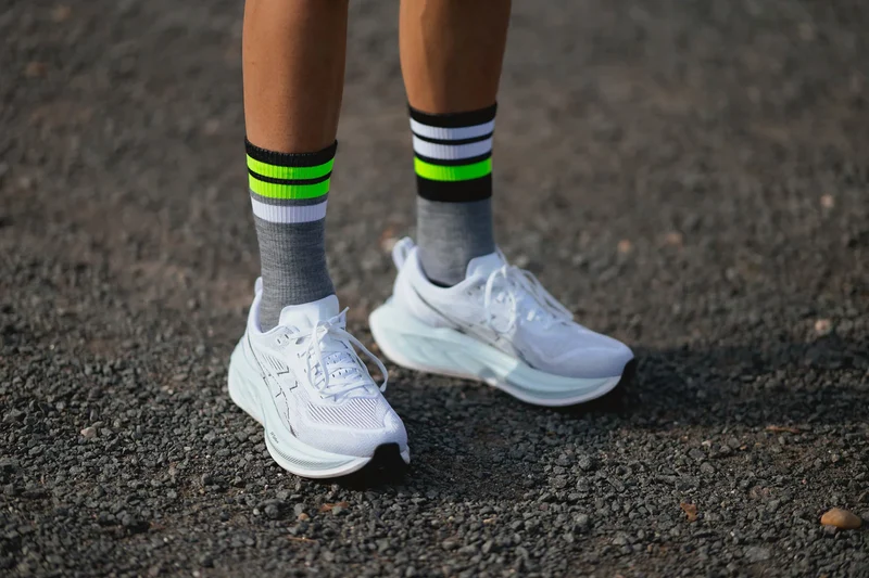 Merino Strive Light Grey Neon Green