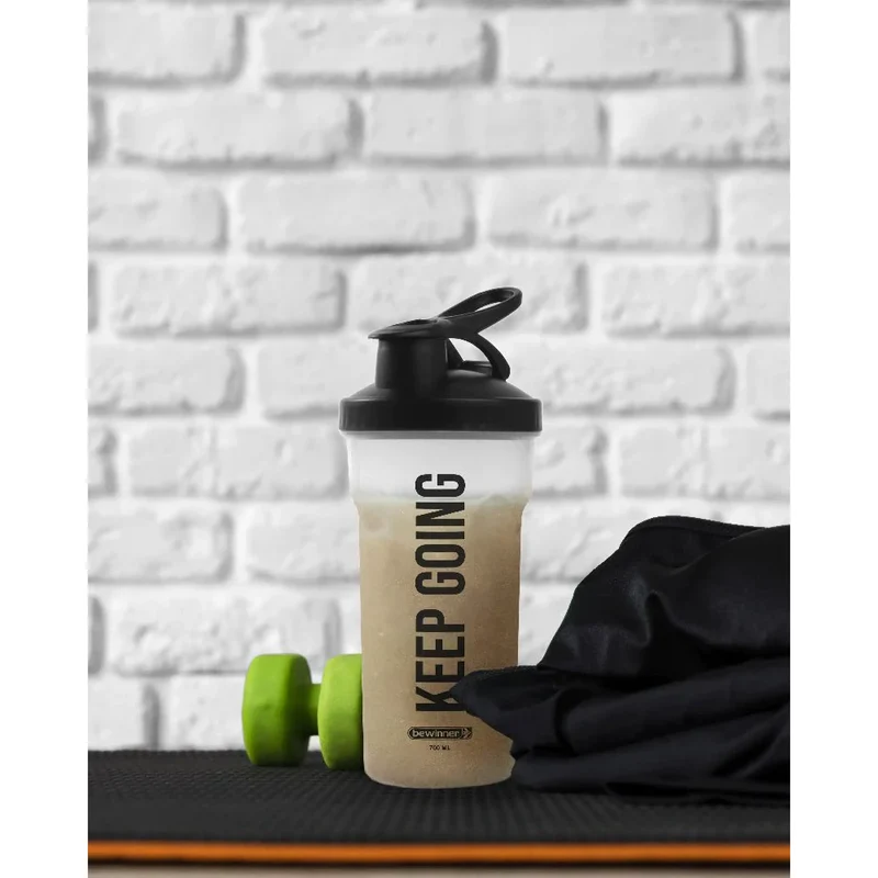 Protein Shaker 700ml, auslaufsichere Verschlusskappe, für cremige und klumpenfreie Proteinshakes, mit Skalierung