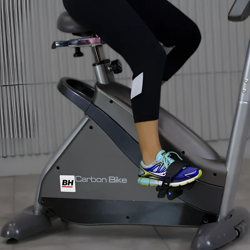 Carbon Heimtrainer-Fahrrad, bis zu 16 Intensitätsstufen, komfortreicher Gel-Sitz, verstärkte Pedale für optimalen Grip