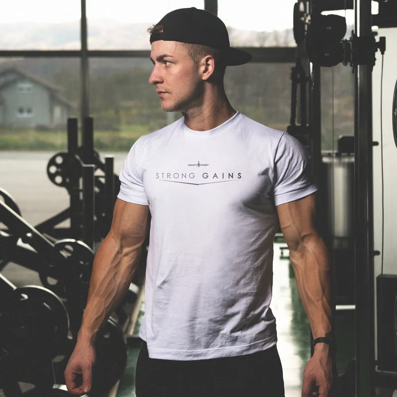 Sport-Knight® Herren Fitness T-Shirt "Strong Gains"